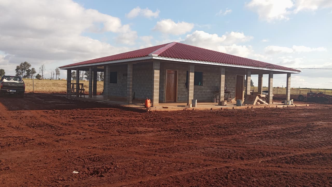 Casa em construção utilizando blocos de concreto COSAN