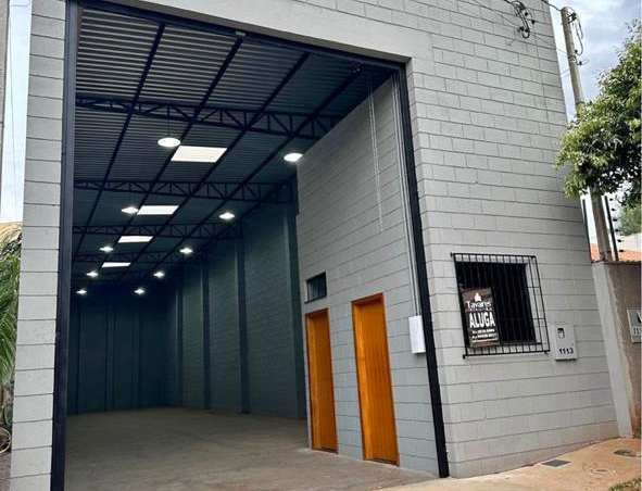 Galpão comercial construído com blocos de concreto COSAN